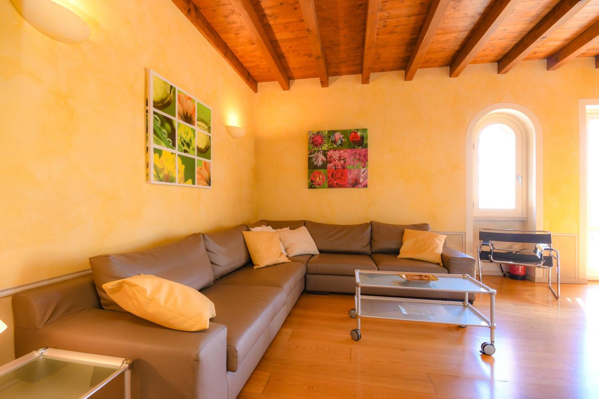 Residence Corte Ferrari -Ciao Vacanze- Moniga del Garda Ruang foto