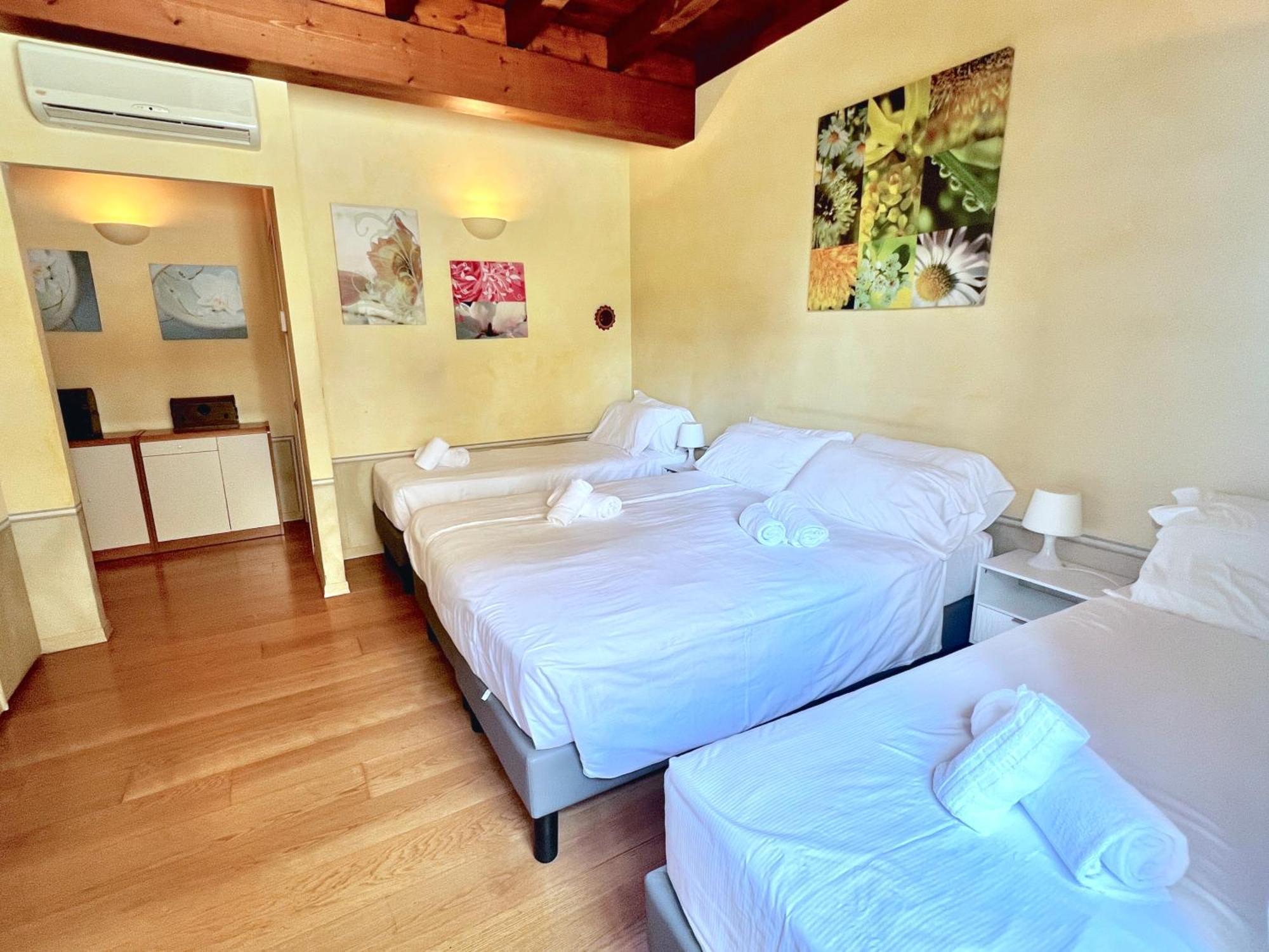 Residence Corte Ferrari -Ciao Vacanze- Moniga del Garda Ruang foto