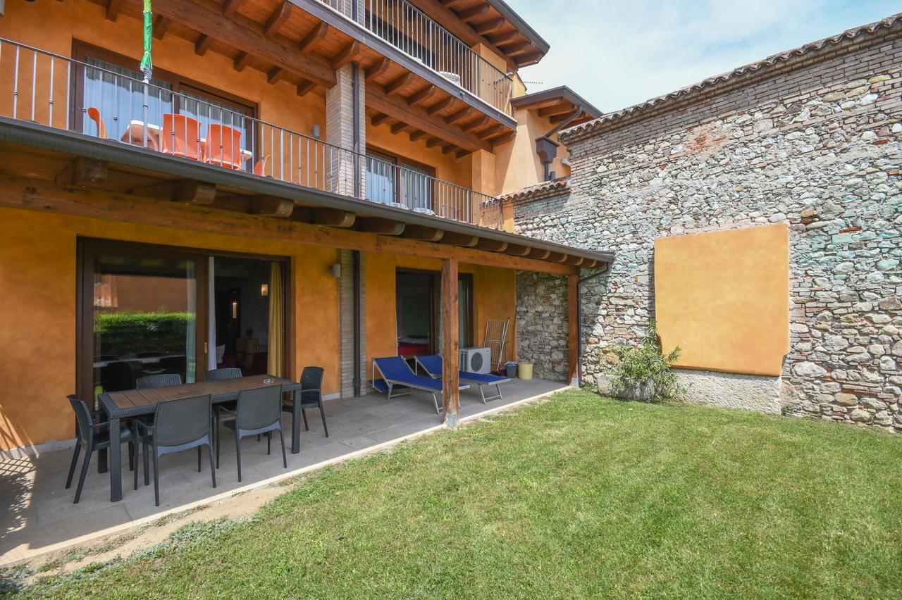 Residence Corte Ferrari -Ciao Vacanze- Moniga del Garda Bagian luar foto