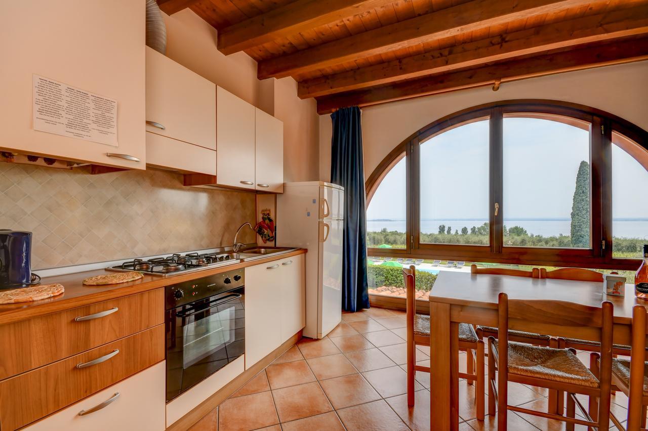 Residence Corte Ferrari -Ciao Vacanze- Moniga del Garda Bagian luar foto