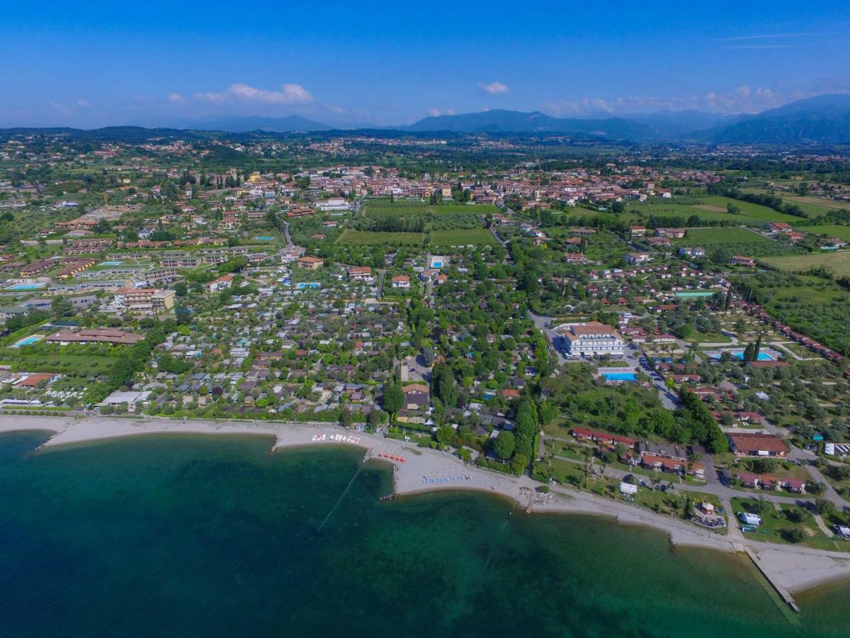 Residence Corte Ferrari -Ciao Vacanze- Moniga del Garda Bagian luar foto