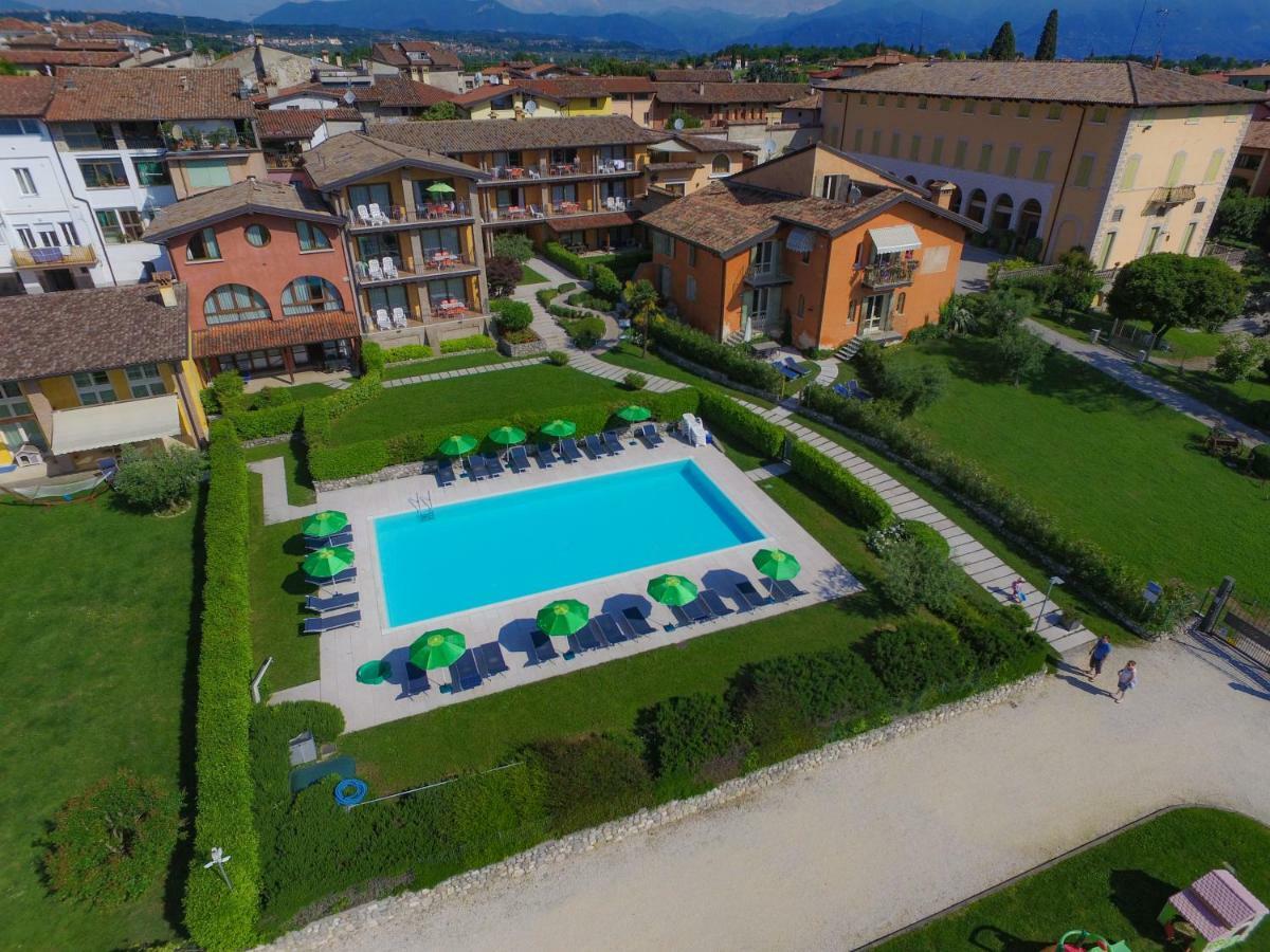 Residence Corte Ferrari -Ciao Vacanze- Moniga del Garda Bagian luar foto